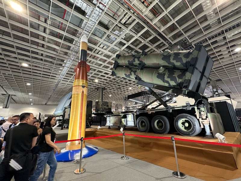 台北国防展 “强弓飞弹”拦截范围超越爱国者 台美合作无人载具亮相